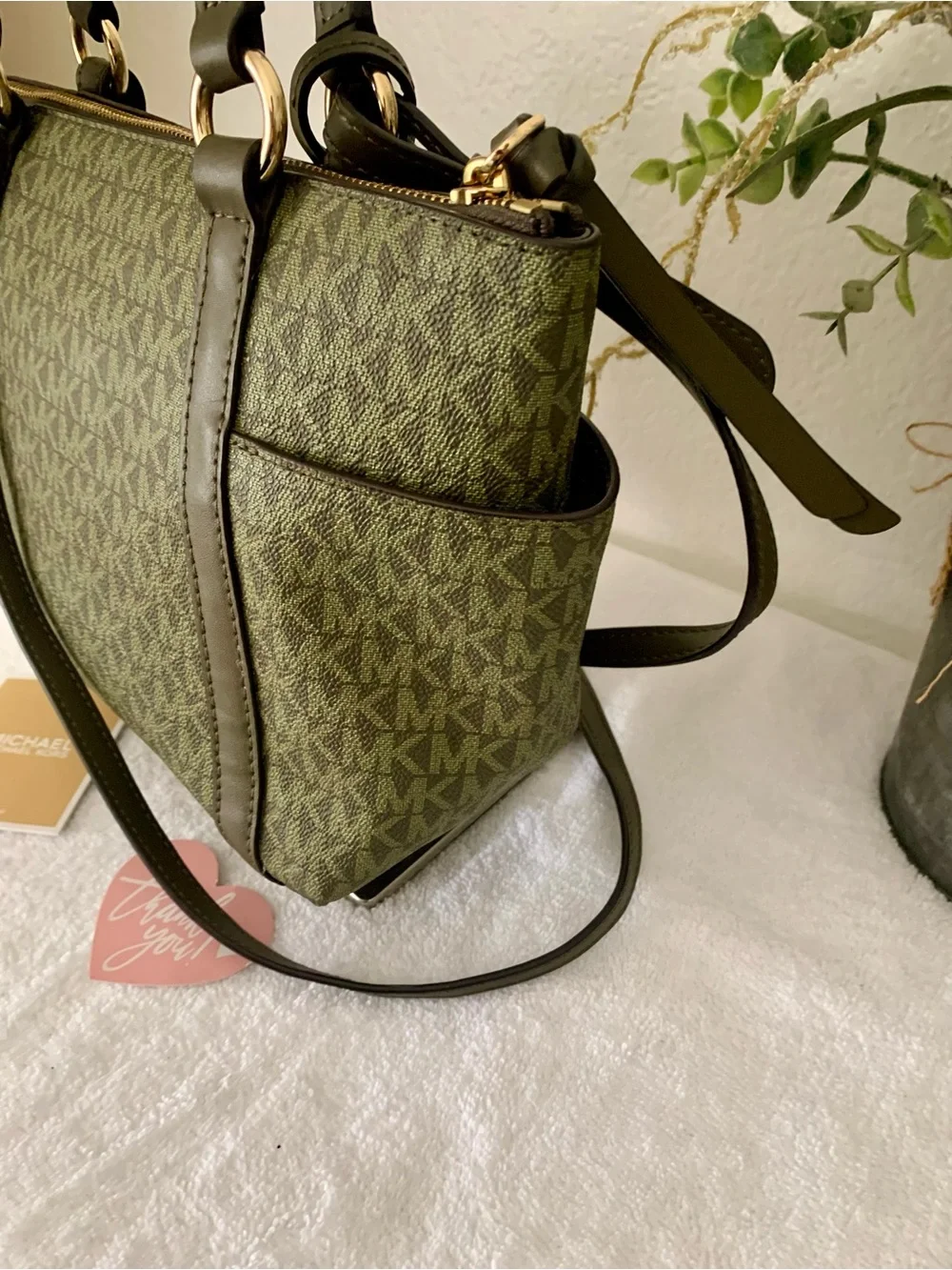 Michael Kors Olive Signature Sullivan
Convertible Tote Tote with Gold Hardware - Picture 5 of 10